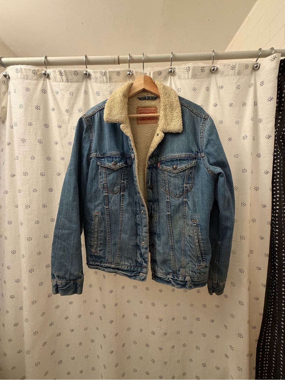 Levi's Cream Sherpa-Lined Blue Denim Jacket